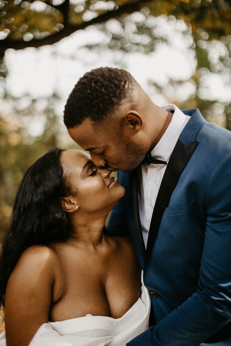 Black Wedding Couple Poses, Wedding Photography Black Couples, Black Love Photo Ideas, Black Wedding Couple, Black Couples Wedding, Black Wedding Photography, Wedding Photo Ideas Couple, Black Couple Wedding, Engagement Studio Photo