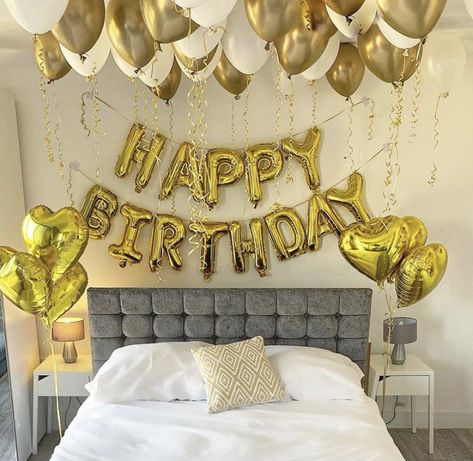 Birthday Decoration Ideas At Bedroom, Hotel Room Balloon Decor, Bedroom Balloon Decoration, Decorating Airbnb For Birthday, Bedroom Birthday Decorations For Her, Hotel Balloon Decoration, Happy Birthday Bedroom Decoration, Bed Birthday Decorations, Airbnb Birthday Decorations