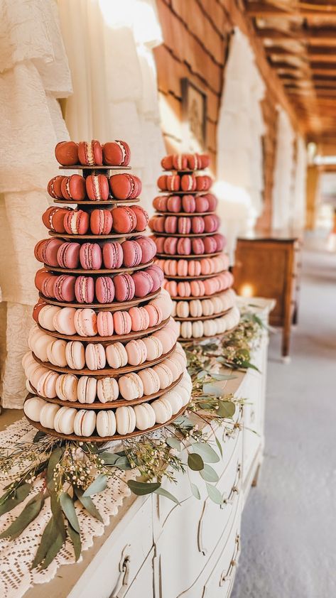 Round Wood Macaron/macaroon Tower - Etsy Canada French Dessert Table Wedding, Engagement Desert Table, Macaron Display Wedding, Cannoli Wedding Display, Wedding Evening Food, Cookie Tower Wedding, Wedding Macarons Display, Churro Display, Bridal Shower Macarons