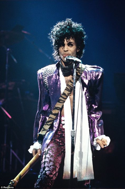 In Prince's memory, FEMAIL breaks down how to honor the legend through style Prince Outfits, Purple Rain Prince, Princes Fashion, Prince Musician, Prince Clothes, Prince Tribute, Photos Of Prince, Rip Prince, Prince Purple Rain