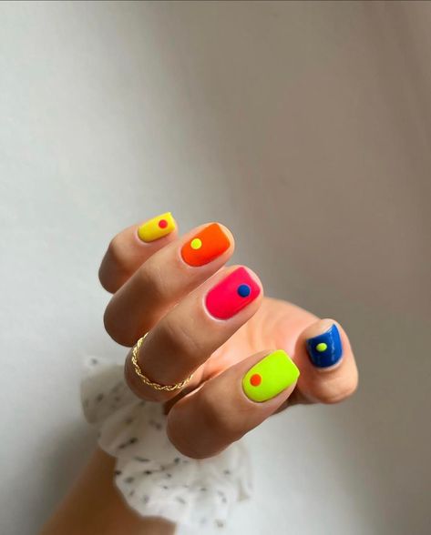 Neon Nail Ideas, Hang Nguyen, Color Block Nails, Mens Nails, Nude Nail, Vibrant Nails, Rainbow Nails, Neon Nails, Manicure Y Pedicure