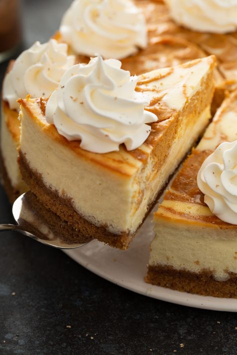 Swirled Pumpkin Cheesecake, Pumpkin Cream Cheesecake, Fall Cheesecakes, Cheesecake Pumpkin Pie, Pumpkin Cheesecake Swirl, Fall Cheesecake Recipes, Fall Cheesecake, Cheesecake Pumpkin, Pumpkin Swirl Cheesecake