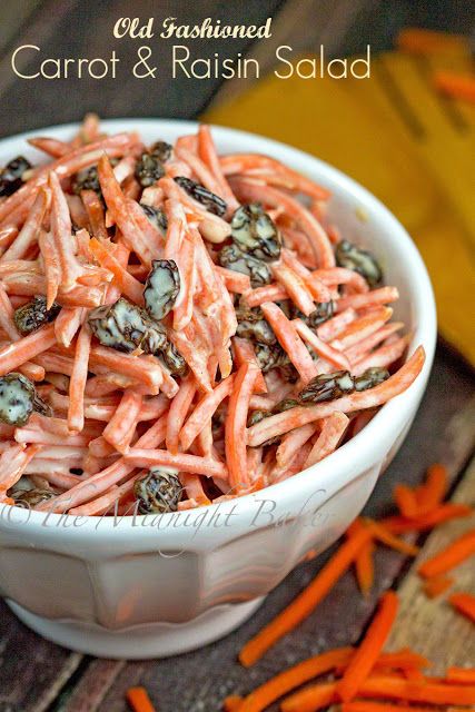 Carrot And Raisin Salad Recipes, Creamy Salads, Carrot And Raisin Salad, Vegetarian Catering, Raisin Salad, Carrot Raisin Salad, Carrot Salad Recipes, Cold Salads, Cafeteria Food