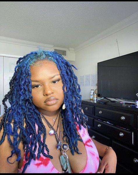 #locstyles Blue Locs, Blue Natural Hair, Blue Dreadlocks, Blue Black Hair, Creative Hair Color, Short Locs Hairstyles, Faux Locs Hairstyles, Dyed Hair Inspiration, Cute Box Braids Hairstyles