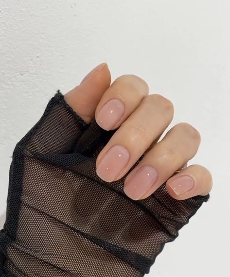 @guwopiana Simple Nail Ideas, Minimal Nails, Casual Nails, Work Nails, Soft Nails, Shellac Nails, Simple Nail, Neutral Nails, Healthy Nails