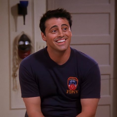 Joey Tribbiani Funny, Joey Tribbiani Icons, Joey From Friends, Comfort Friend, Friends Joey, How Met Your Mother, Joey Friends, 90s Actors, Matt Leblanc