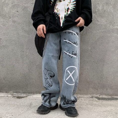 Bleach Jeans Diy, Korean Fashion Baggy, Retro Graffiti, Graffiti Cartoon, Jeans Drawing, Fashion Graffiti, Painted Clothes Diy, Harajuku Men, Hip Hop Jeans