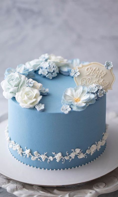 Blue Birthday Cakes, Cake With Flowers, Fondant Cake Designs, Cake Decorating Frosting, Creative Birthday Cakes, Simple Birthday Cake, Cake Decorating Designs, Think Food, Pretty Birthday Cakes