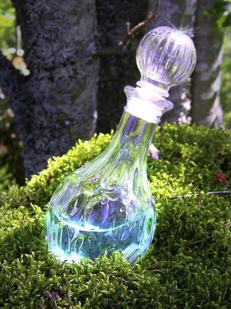 Glitter Ideas, Resin Arts, Magic Bottles, Fantasy Props, Magic Aesthetic, Magical Jewelry, Fantasy Castle, Potion Bottle, Gaming Room