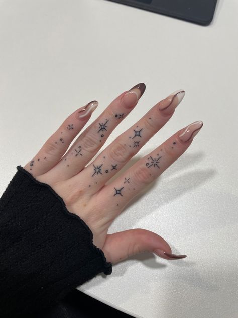 Sparkle On Hand Tattoo, Sparkle Hand Tattoos For Women, Hand Sparkle Tattoo, Star Finger Tattoo, Star Hand Tattoos, Tattoos Inspo, Tattoo On Hand, Hand Symbols, Hand Tats