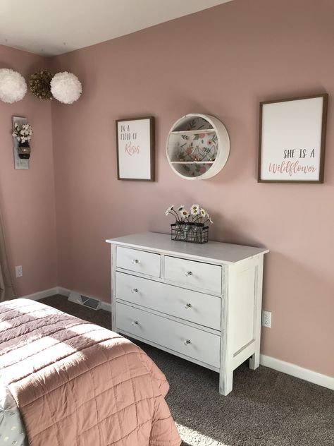 Teen Girls Room, Zimmer Diy, Pink Girl Room, Farmhouse Glam, Teen Room Decor, Vintage Room