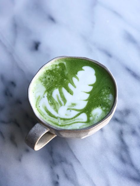 Matcha Latte Art - Green Tea Latte Hot Drink Green Tea Latte Recipe, Hot Matcha, Matcha Tea Latte, Starbucks Matcha, Tea Latte Recipe, Matcha Green Tea Latte, Copycat Starbucks, Recipes With Whipping Cream, Ceremonial Grade Matcha