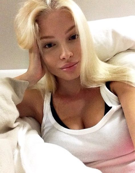 Alena Shishkova Alena Shishkova, Victoria Secret Model, Malibu Barbie, The Perfect Girl, Platinum Blonde Hair, Blonde Bombshell, Hair Natural, Beauty Icons, Beauty Body