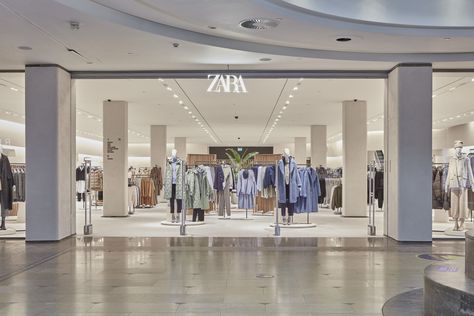 Zara Aesthetic, Shoe Store Design, Zara Shop, Zara Store, Clothing Store Interior, Look Zara, Mall Stores, Aesthetic Stores, Fashion Design Collection