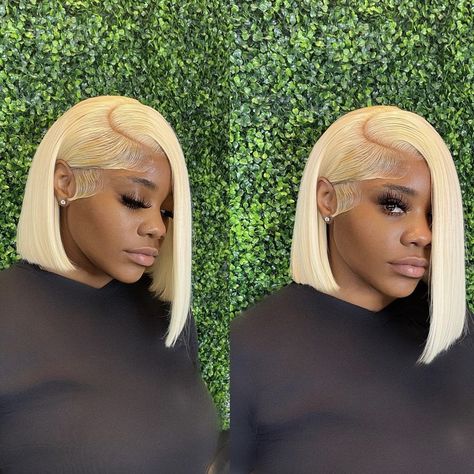 613 Styles, Blonde Bob Side Part, Blonde Side Part Bob, Sidepart Bob, Vacay Hairstyles, Blonde Short Bob, Hair Inches, Side Part Bob, Hoco 2024