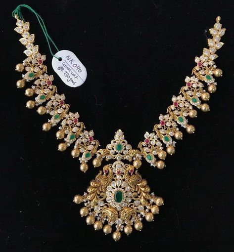 Pin by Hemasindhura on Gold necklace designs | Gold bride jewelry, Gold necklace designs, Gold necklace indian bridal jewelry Bride Jewelry Gold, Necklace Designs Gold, Indian Wedding Jewellery, Jewelry Gold Necklace, Indian Bridal Jewelry, Indian Wedding Jewelry Sets, Gold Bridal Necklace, New Gold Jewellery Designs, Bridal Jewelry Vintage