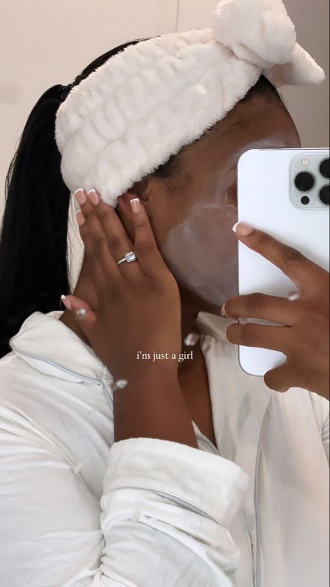 Black Femininity Aesthetic, Femininity Aesthetic, Mode Tips, Black Femininity, Pretty Skin Care, Pretty Skin, Healthy Lifestyle Inspiration, Future Lifestyle, Pretty Selfies