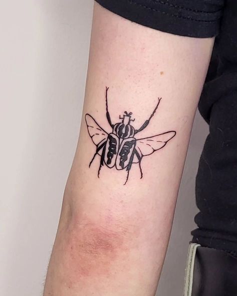 Goliath beetle for iiris ✨️🖤 thank you for choosing one of my beetles 🪲 Goliath Beetle Tattoo, Weevil Tattoo, Tattoo Beetle, Filler Tattoos, Goliath Beetle, Beetle Tattoo, Beetles, Small Tattoos, Amsterdam