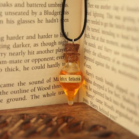 Liquid Luck Potion, Good Luck Potion, Harry Potter Love Potion, Luck Potion, Liquid Luck, Magical Potion, Felix Felicis, Magic Potions, Harry Potter Potions