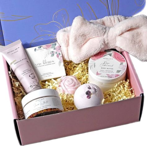 Spa gift, spa set, gift for women, natural spa set rose Body Yogurt, Bath Salt Jars, Bath & Body Gift Set, Lavender Soy Candle, Lavender Body Butter, Organic Body Butter, Rose Scent, Pink Gift Box, Bath Gift Set