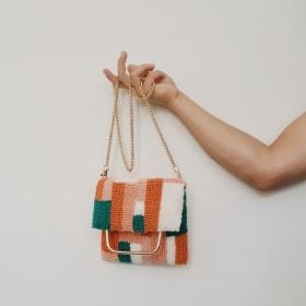 Micah Clasper-Torch (micahclaspertorch) | Domestika Punch Needle Bag, Tufting Ideas, Bead Purse, Free Macrame Patterns, Teacher Craft, Gift Cards & Certificates, Craft Punches, Small Crossbody Purse, Macrame Wall Art