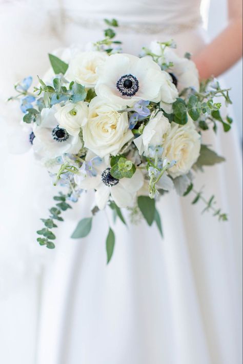 Blue White Bridesmaid Bouquet, French Blue Wedding Bouquet, Blue White Flower Bouquet, Bridesmaid Bouquet Blue And White, White And Blue Wedding Florals, White Bouquet With Blue Accents, Blue And White Bouquet Wedding, Blue And White Wedding Bouquets, Blue And White Wedding Florals