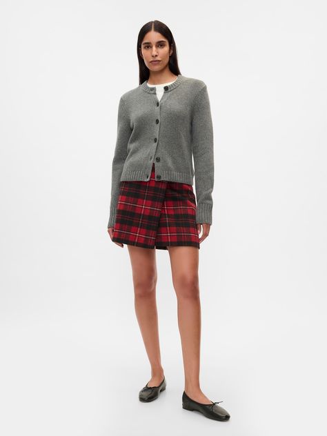 Soft poly-wool blend mini skirt.  Wrap-style front.  Allover assorted plaid.  Fit: Slim.  An A-line silhouette that's slim through the waist & hip with a flared opening.  Hits above the knee.  Models wearing Gap 2000s Preppy Fashion, Plaid Mini Skirt Outfit, Tartan Skirt Outfit, Mini Skirt Pink, Glamorous Fashion, Skirt Wrap, Girlie Girl, Tartan Skirt, Wrap Mini Skirt