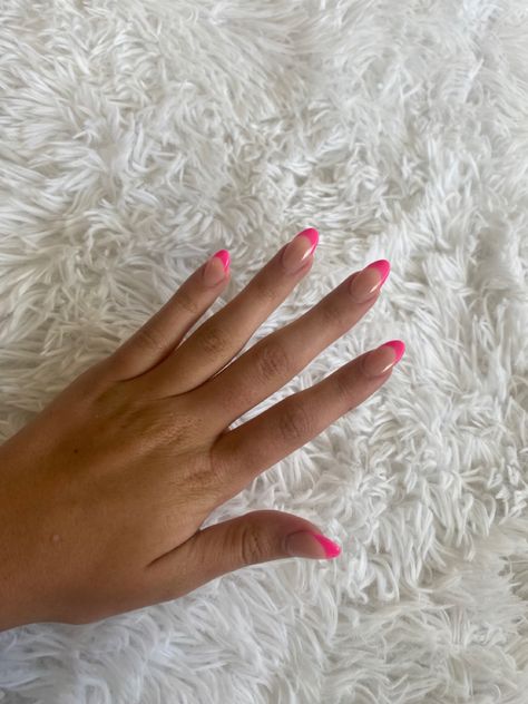 Hoco Nail Ideas Pink, Pink Nails For Hoco, Nails For Hot Pink Dress, Hot Pink French Tips, Pink Nail Tips, Pink French Tips, Pink French Nails, Hoco Nails, Rose Fushia