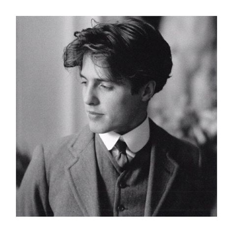 #HughGrant Thomas Cresswell, Fashion Vintage Aesthetic, Hugh Grant, Fashion Vintage, Vintage Aesthetic, London, Fan, On Instagram, Instagram