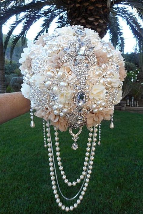 Bouquet With Pearls, Cascading Brooch Bouquet, Jeweled Bouquet, Bridal Brooch Bouquet, Bouquet Brooch, Wedding Brooch Bouquets, Custom Bouquet, Cascade Bouquet, Wedding Brooch