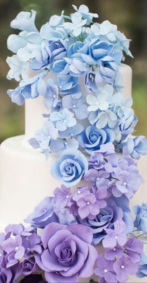 Pastel Blue And Purple Wedding Theme, Purple Blue And Cream Wedding, Dusty Blue And Lavender Wedding Cake, Lavender And Blue Wedding Cake, Light Blue And Purple Wedding, Wedding Cakes Blue And Purple, Dark Academia Christmas, Light Purple Wedding, Royal Blue Wedding Theme