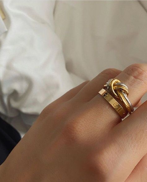 Cartier Love Ring, Dope Jewelry, Classy Jewelry, Jewelry Lookbook, Mode Inspo, Girly Jewelry, Jewelry Inspo, Dream Jewelry, Dainty Jewelry