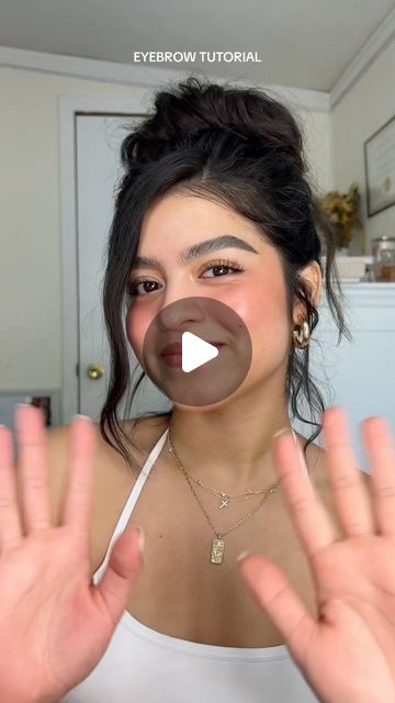 Alondra Ruby on Instagram: "FINALLY SHARING MY EYEBROW TUTORIAL! 🤍💫

this is my everyday brow, for glam i just carve the bottom with concealer! 
but lowkey why am i loving my natural brows more watching this back lol 

PRODUCTS 

@got2busa | GEL 

@maybelline | ULTRA SLIM BROW PENCIL “DEEP BROWN” 

#eyebrowtutorial #eyebrows" Eyebrows How To, Eyebrow Gel Tutorial, Eyebrow Pencil Tutorial, Laminated Eyebrows, Gel Eyebrows, Curly Eyebrows, How To Do Brows, Eyebrow Cut, Brow Tutorial