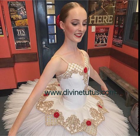 Paquita Tutu Paquita Tutu, Classical Tutu, Tutu Ideas, Tutu Tutorial, Ballet Tutus, Gold Tutu, Contemporary Dance Costumes, Lily Grace, How To Make Tutu