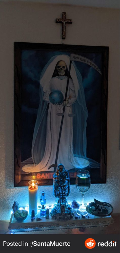 Mexican Bruja Aesthetic, Santa Muerte Altar, Santa Muerte Pictures, Santa Muerte Quotes Spanish, Santa Muerte Prayer, Name In Cursive, Hippie Goth, Mini Altar, Cholo Art