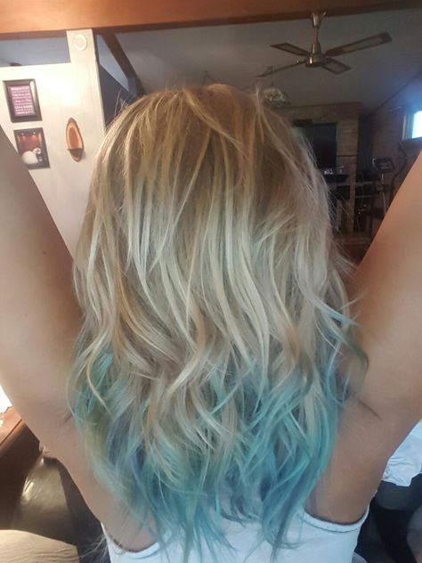 Blonde blue ombre hair                                                                                                                                                                                 More Ombré Short Hair, Blue Tips Hair, Blonde And Blue Hair, Blonde Ombre Hair, Pastel Blue Hair, Blue Ombre Hair, Ombre Blond, Video Makeup, Dip Dye Hair