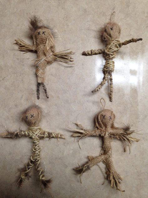 Swamp Halloween Decor, Voodoo Halloween Decorations Diy, Homemade Voodoo Doll, Halloween Voodoo Decorations, Voodoo Party Decorations, How To Make A Voodoo Doll, Voodoo Dolls Diy, Voodoo Decorations, Voodoo Doll Diy