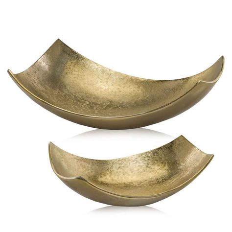 With this remarkable and beautiful large scoop bowl, you'll be what everyone talks about. Your style will be up-to-the-minute and chic. This large scoop bowl is a high quality item, which will finalize the appealing look of your rooms. Summertime Decor, Metal Bowl, Functional Decor, Metal Models, Decorative Bowl, Table Top Decor, Chic Design, Gold Material, Fresh Air