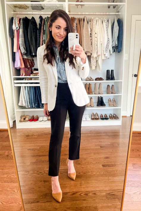 White blazer outfit for work via pumps and push-ups blog | petite style | petite fashion | petite style blogger| work outfits Fieldwork Outfit, White Blazer Work, Closet Full Of Clothes, White Blazer Outfits, Outfit Tutorial, 20 Outfits, Casual Oufits, Women Work Outfits, Women's Work Clothes