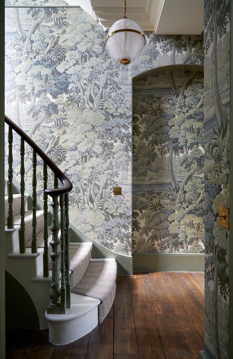 Wallpaper Stairwell, Hackney Wallpaper, Foyer Wallpaper, Wallpaper Hallway, House Of Hackney Wallpaper, Hallway Wallpaper, House Of Hackney, British Interior, Gallery House