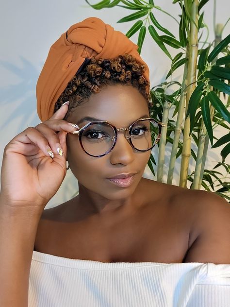 Headwraps and natural hair Twa With Scarf, Head Wrap Styles With Natural Hair, Short Hair Scarf Styles Black Women, Twa Scarf Styles, Twa With Headband, Head Scarf Styles Black Women Short Hair, Trendy Summer Hairstyles, Long Hair Natural, Black Women Summer Hairstyles