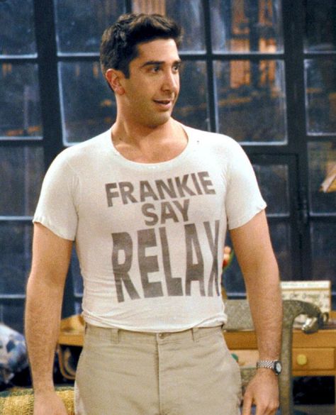 Ross Outfits, Ross And Rachel, Friends Scenes, David Schwimmer, Ross Geller, Friends T Shirt, Outfit Quotes, Friends Tshirt, Rachel Green