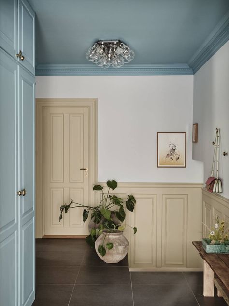 This Colorful Copenhagen Home Will Inspire You To Make Bolder Decorating Choices - Nordic Design Ideas Recibidor, Copenhagen Home, Bold Decor, Painted Walls, 아파트 인테리어, Danish Furniture, Hus Inspiration, White Trim, Interior Inspo