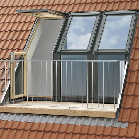 Pop-Up Balcony: Attic Window Transforms into Outdoor Space  Read more: http://dornob.com/pop-up-balcony-attic-window-transforms-into-outdoor-space/#ixzz4hlfz2cEr Roof Balcony, Balcony Window, Attic Window, Attic Conversion, Attic Bathroom, Attic Renovation, Attic Remodel, Loft Room, Roof Window