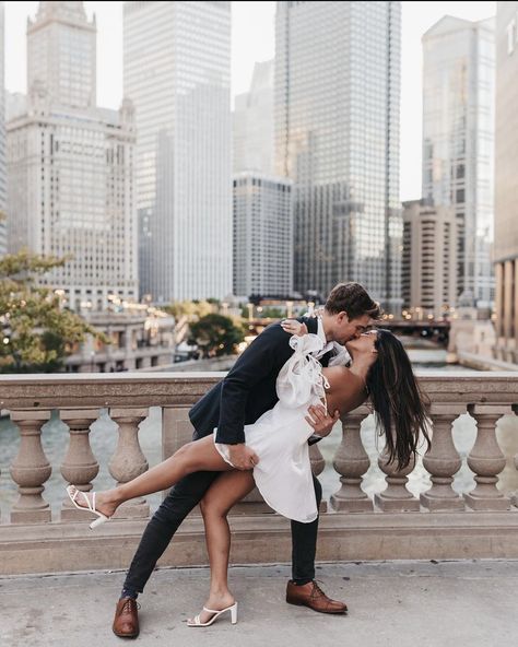 Chicago Engagement Pictures, City Engagement Pictures, Formal Engagement Photos, Classy Engagement Photos, Engagement Announcement Photos, Courthouse Wedding Photos, Chicago Engagement Photos, Engagement Picture Outfits, Cute Engagement Photos