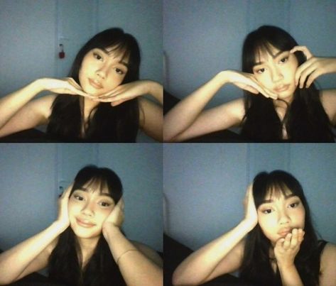 Aesthetic laptop selfie inspired by han so hee Poses For Laptop Selfies, Easy Selfie Ideas At Home, Instagram Selfie Post Ideas, Laptop Pose Ideas, Laptop Picture Ideas, Selfie Poses Girly, Asian Selfies Poses, Taking Selfies Poses, Solo Selfie Ideas