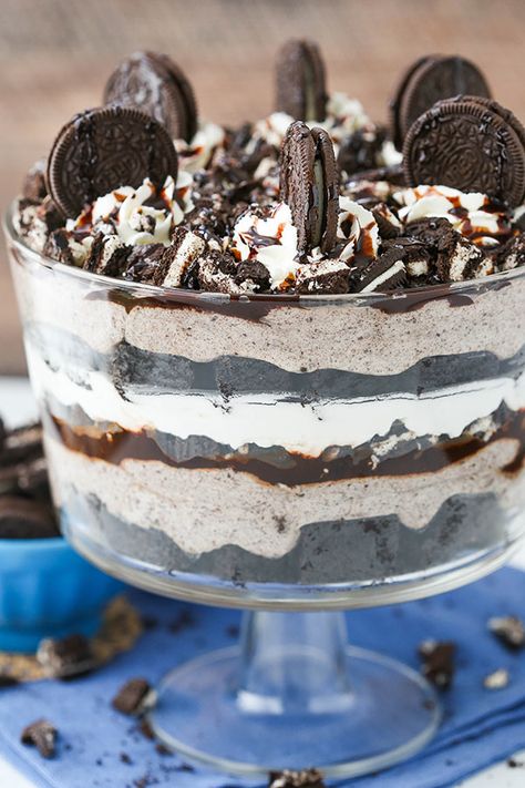 Oreo Cheesecake Trifle Recipe, Choc Trifle Desserts, Truffles Desserts Layered, Brownie Parfait Cups, Dessert Truffles Bowl, Oreo Parfait Cups, Brownie Truffle Bowl Trifle Desserts, Thanksgiving Truffle Bowl, Truffle Bowl Desserts