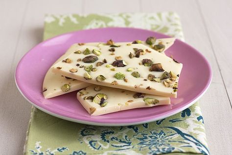 White Chocolate Pistachio Bark from handletheheat.com Pistachio Bark, Candy Bark Recipes, Homemade Holiday Treats, Ultimate Brownies, White Chocolate Bark, Chocolate Pistachio, Handle The Heat, Candy Bark, Pistachio Cake