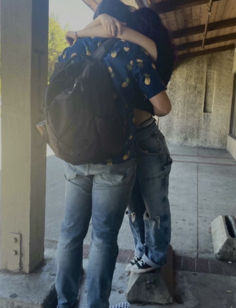 Cute high school couple hugging with girl on parking curb to be taller Height Difference Hug, High Difference Couple, Couples With Height Difference, Big Height Difference Couple, Height Difference Couple, Tall Girl Short Guy, Future Relationship, Lover Aesthetic, Innocent Love