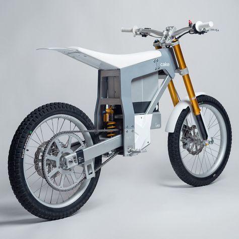 Modern Power! Cake's First Street-Legal Electric Motorcycle Carving Drawing, Motorbike Cake, Giant Trance, Bicycle Cargo Trailer, Freetime Activities, Stylish Bike, Electric Dirt Bike, Electric Motorbike, Motorcycle Aesthetic